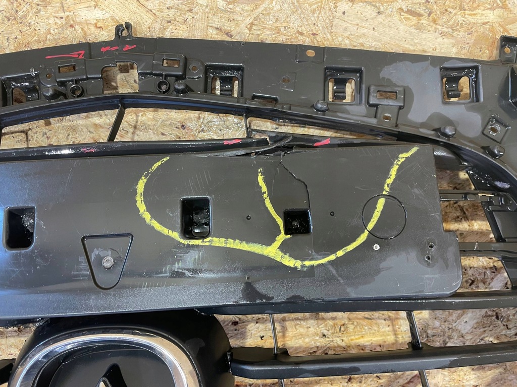 фото №7, Mazda 3 bm iii lift 16-18 решітка радіатора решітка радіатора решітка середня бампера перед