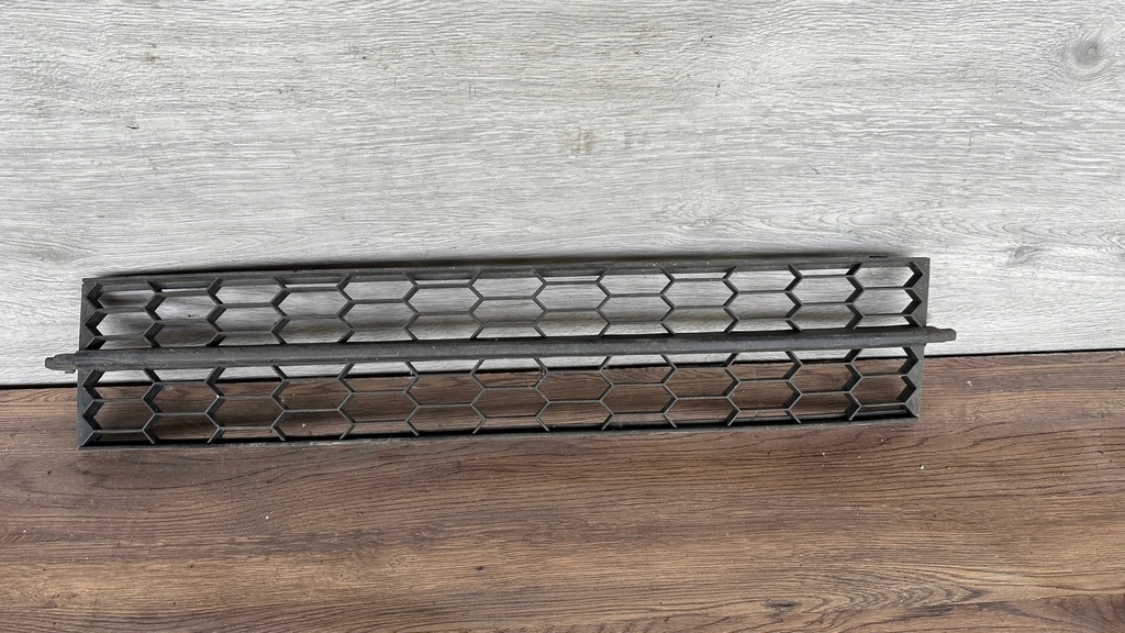 фото №1, Skoda octavia iii решётка бампера перед заглушка