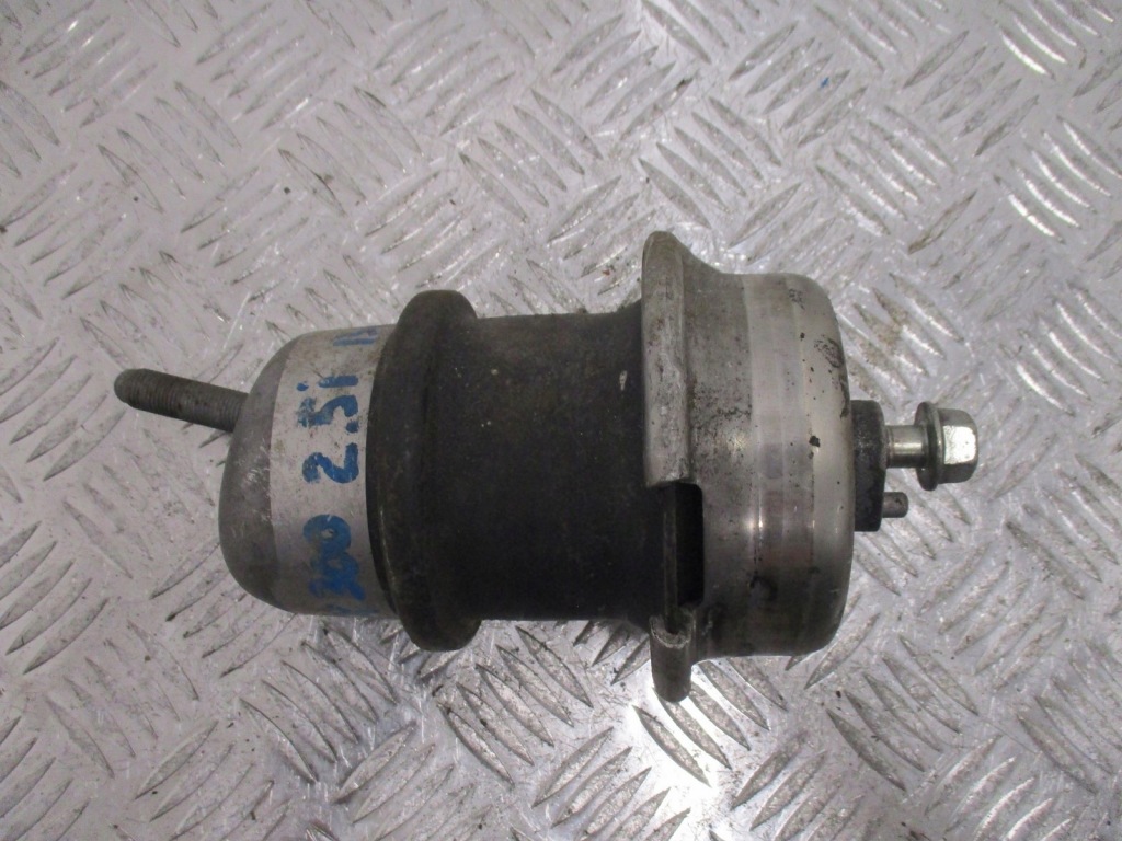 Купить Подушка двигателя lexus is220 nx300