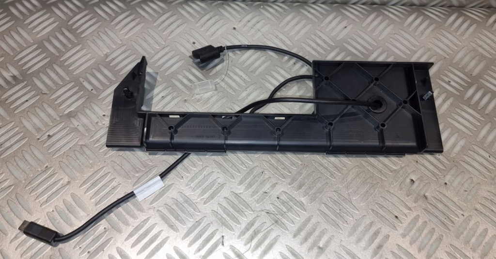 фото №8, Bmw 5 e60 e61 захист бардачка 7063483 шланг кабель адаптер ipod 2154179 kpl