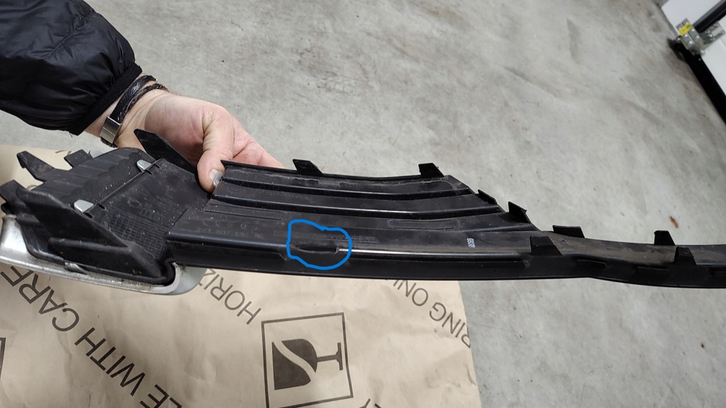 Решётка w бампер передняя перед левая audi a3 8v3807681ag Киев