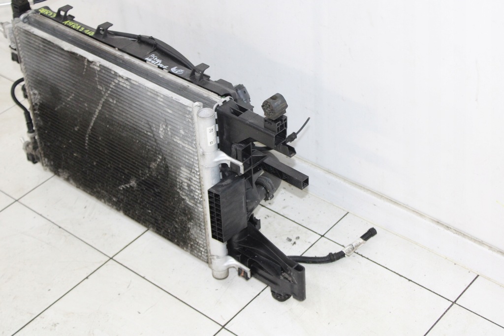 фото №9, Opel astra iv j 2009r- 1.6 b радиатор + вентиляторы комплект