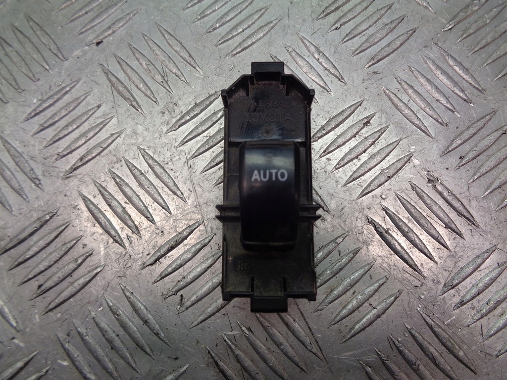 фото №1, Переключатель стекло правый перед toyota avensis verso