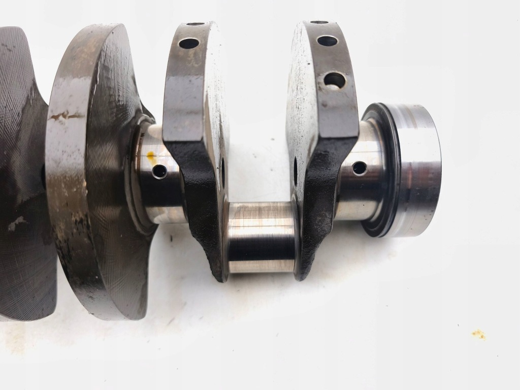 Купити Maserati quattroporte 2004 wał колінчастий