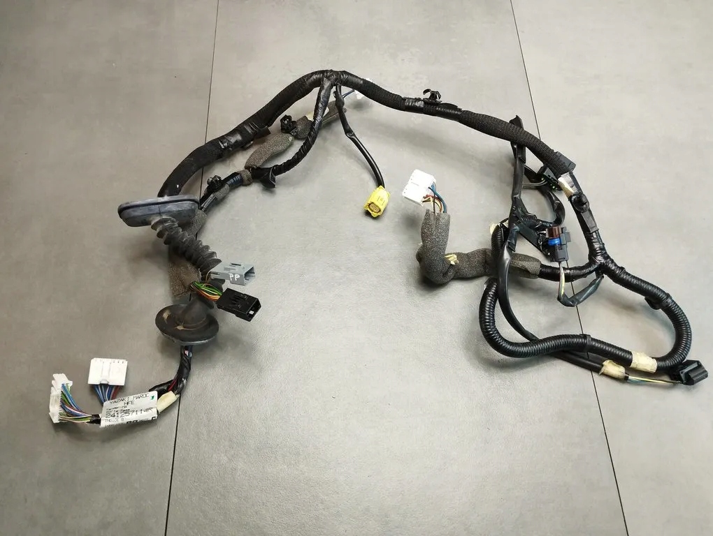 фото №1, Renault kadjar джгут двері права перед 241257114r