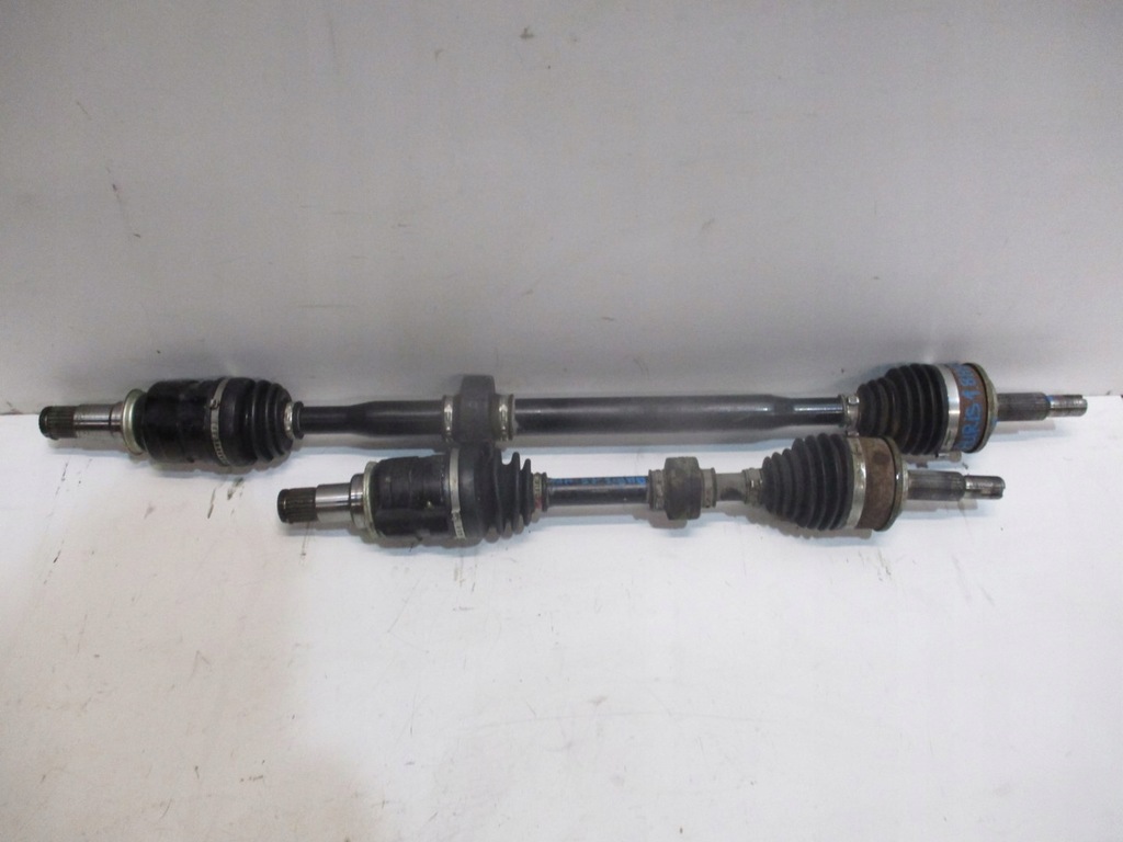 фото №1, Приводной вал левая toyota auris ii 1,8i hybrid