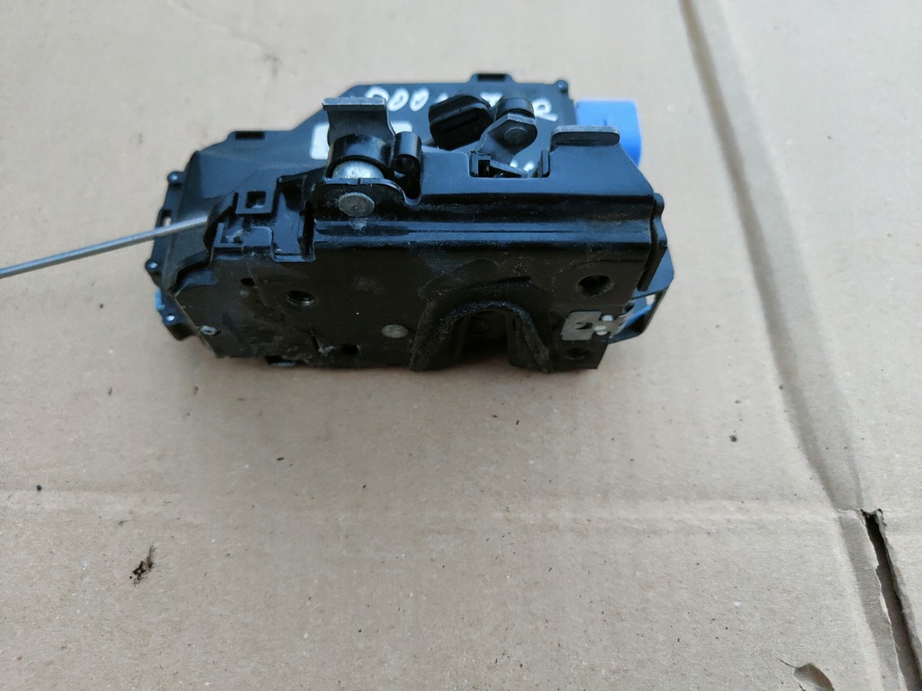 фото №6, Замок дверь правый задняя задний skoda roomster 5j7839016b 7pin 10-15 rok