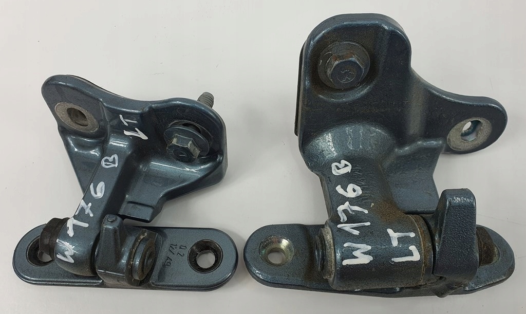 фото №1, Петлі двері лівий задня 894 mercedes w176 пара