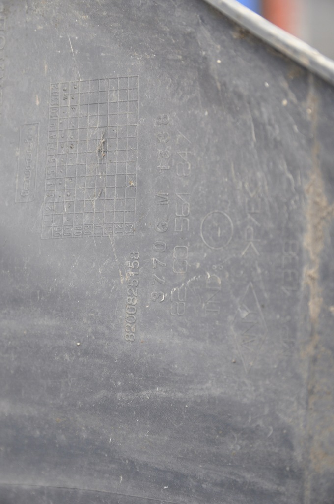 фото №10, Dacia logan mcv i бампер перед передній