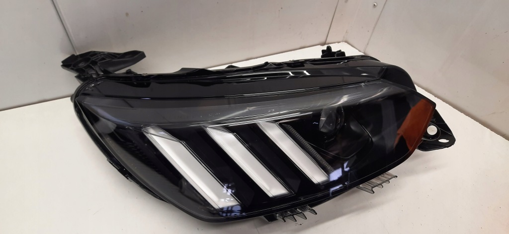 Peugeot 208 2008 2 2 фара full led правый  передняя eur в Украине