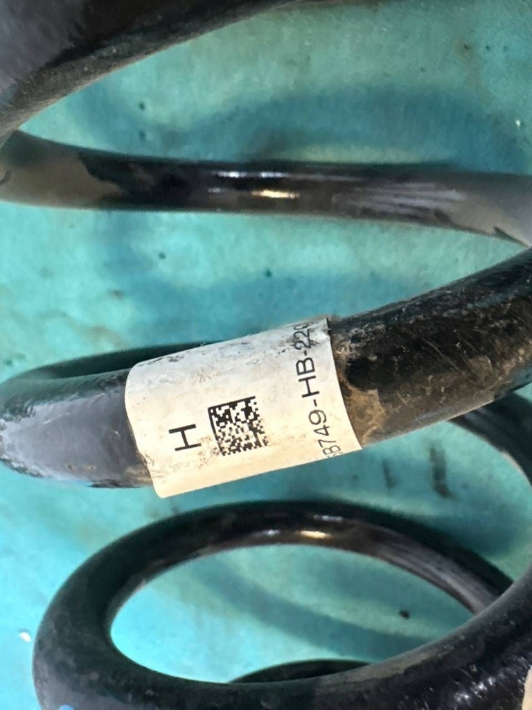 фото №3, Land rover range rover velar пружина задняя k8d2-5b549-hb lr114454