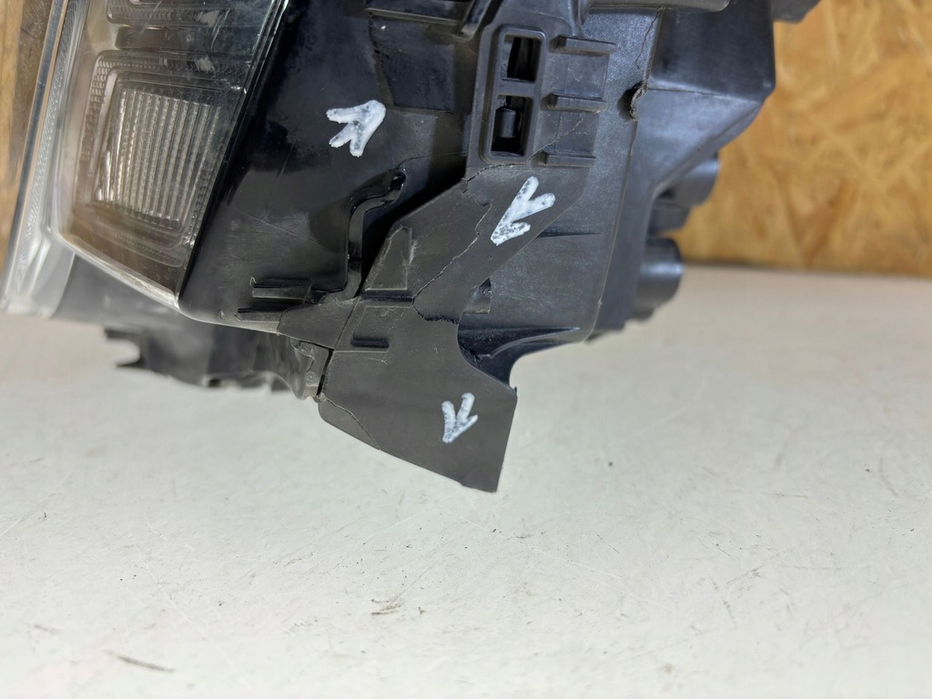 фото №2, Land rover defender 2021 лампы передние