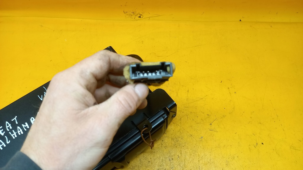 фото №12, Чейнджер дисков cd alhambra fl 00-05r 1j5035111a