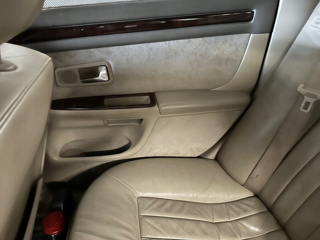 фото №1, Обшивка двері правий задня шторка krem audi a8 d2 lift