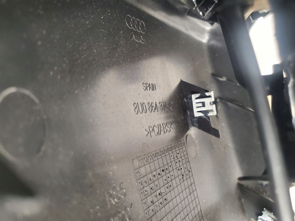 фото №8, Audi q3 8u 8u0819203c с задний другое