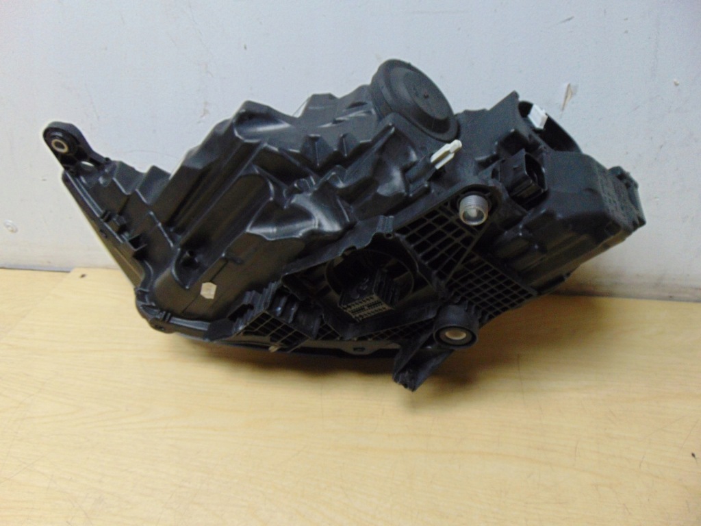 Лампа правая перед audi a1 82a европа full led Доставка