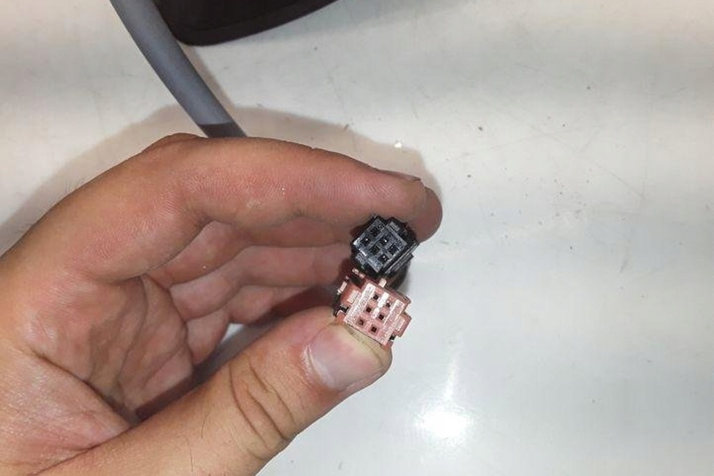 фото №10, Зеркало левая peugeot 1007 km_ a485585 1.4l бензиновый 54kw 2006