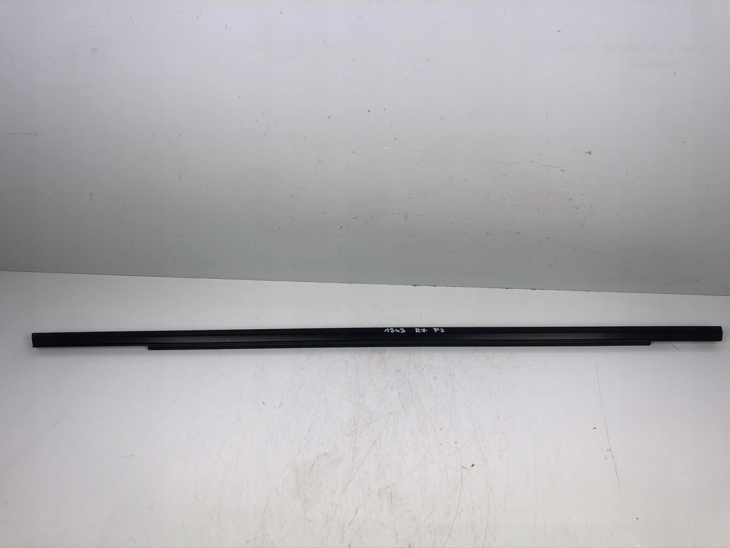 фото №1, Молдинг уплотнитель дверь левый задняя audi a6 c8