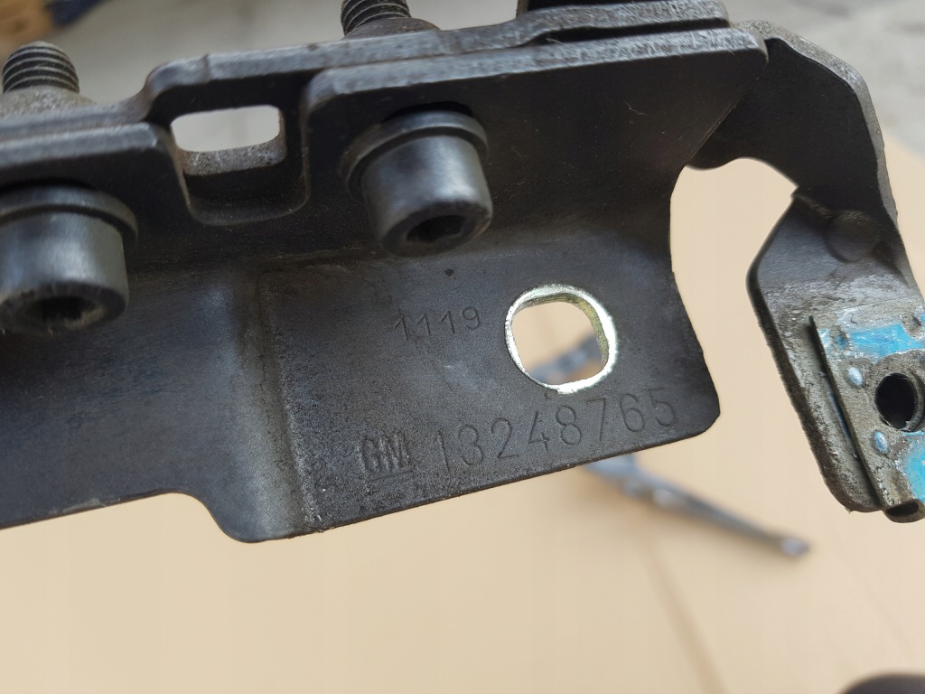 Комплект петли капот перед opel insignia a 08-17 / z177 12841601 12841600 Недорого