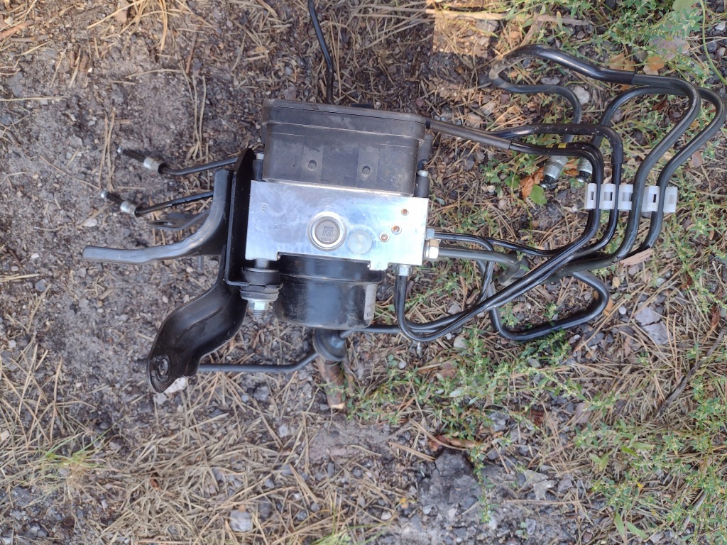 фото №4, Насос abs + провода toyota yaris iii 1.4d