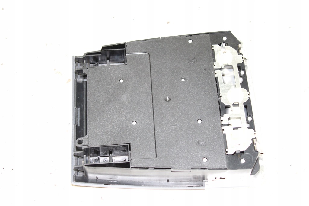 фото №4, Bmw e81 e87 лампа освещение кабины 9137479 перед