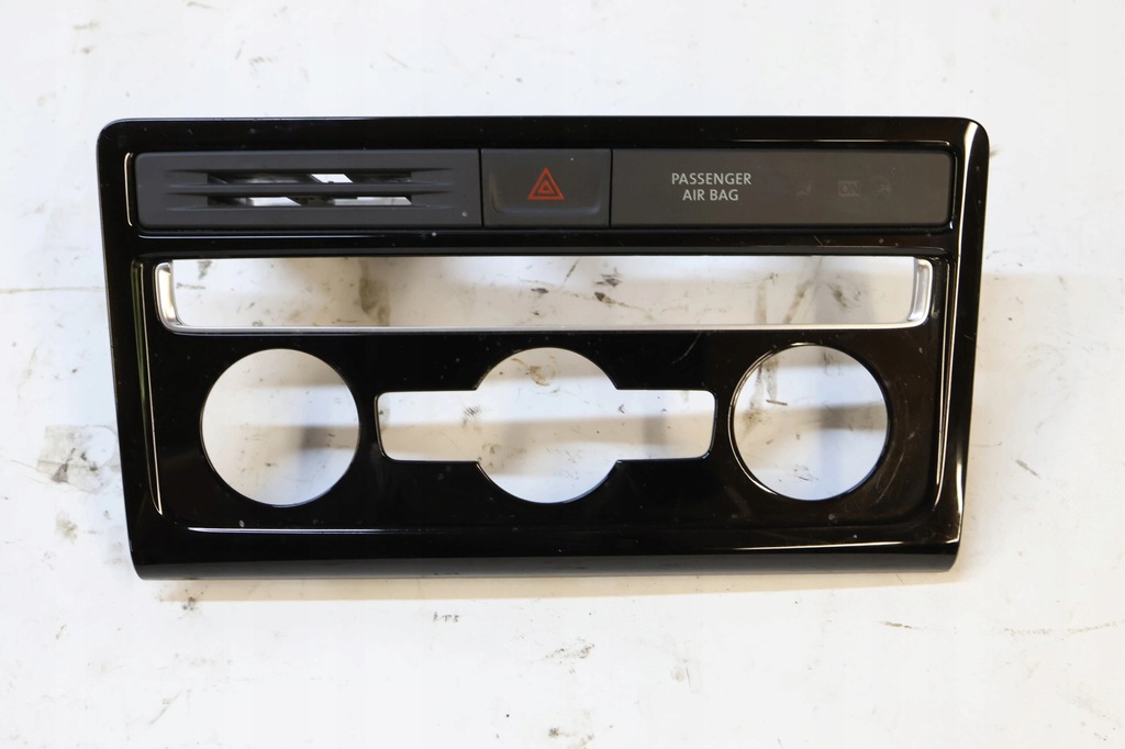 фото №1, Vw golf sportsvan рамка панель кондиционера