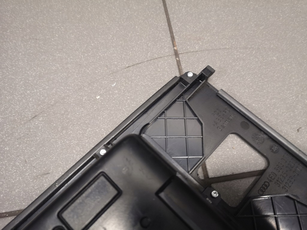 фото №9, Бардачок полка туннель audi a8 d3 4e0863075