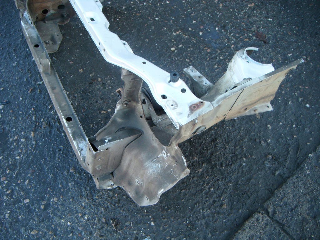 фото №2, Suzuki alto v 98-04 pas передний четверть