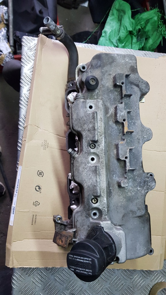 фото №3, Mercedes w211 3,2 кришка клапанів a1120160705