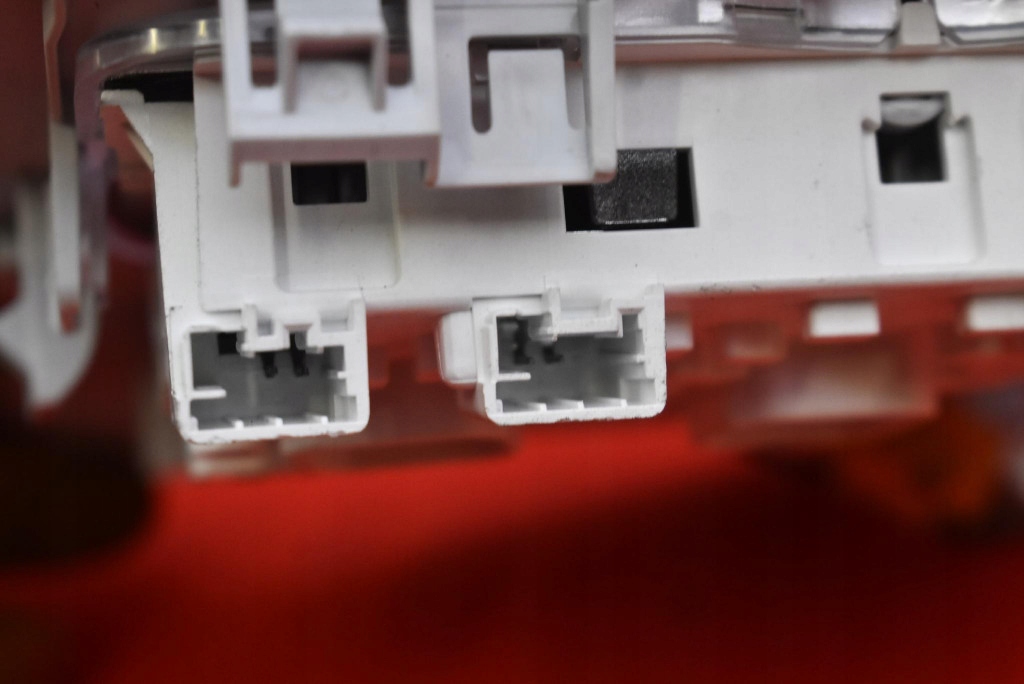 фото №10, Лампа освещение салона перед 9673810977 peugeot 2008 1 i 17-20