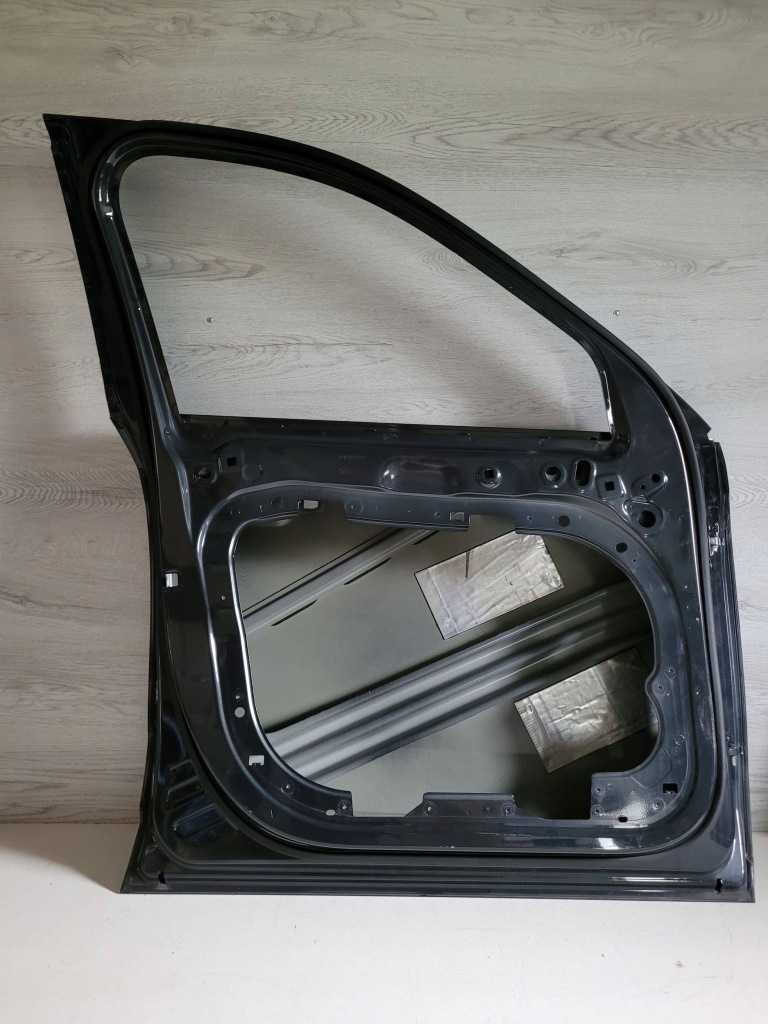 Двері ліва передні volvo xc90 2 bardzo в гарному стані оригінал Недорого