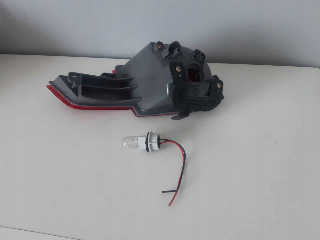 фото №3, Honda hrv h-rv лампа задня ліва протитуманна!