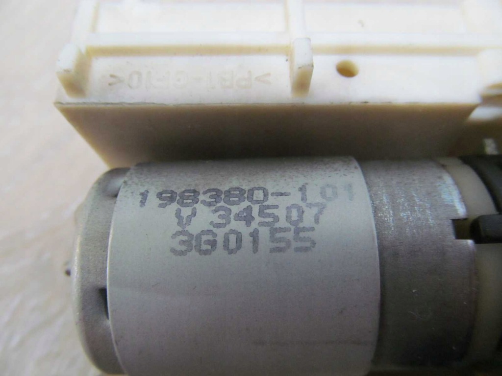 Peugeot 607 lift моторчик сиденье правый 2892-900526 04-10 Недорого