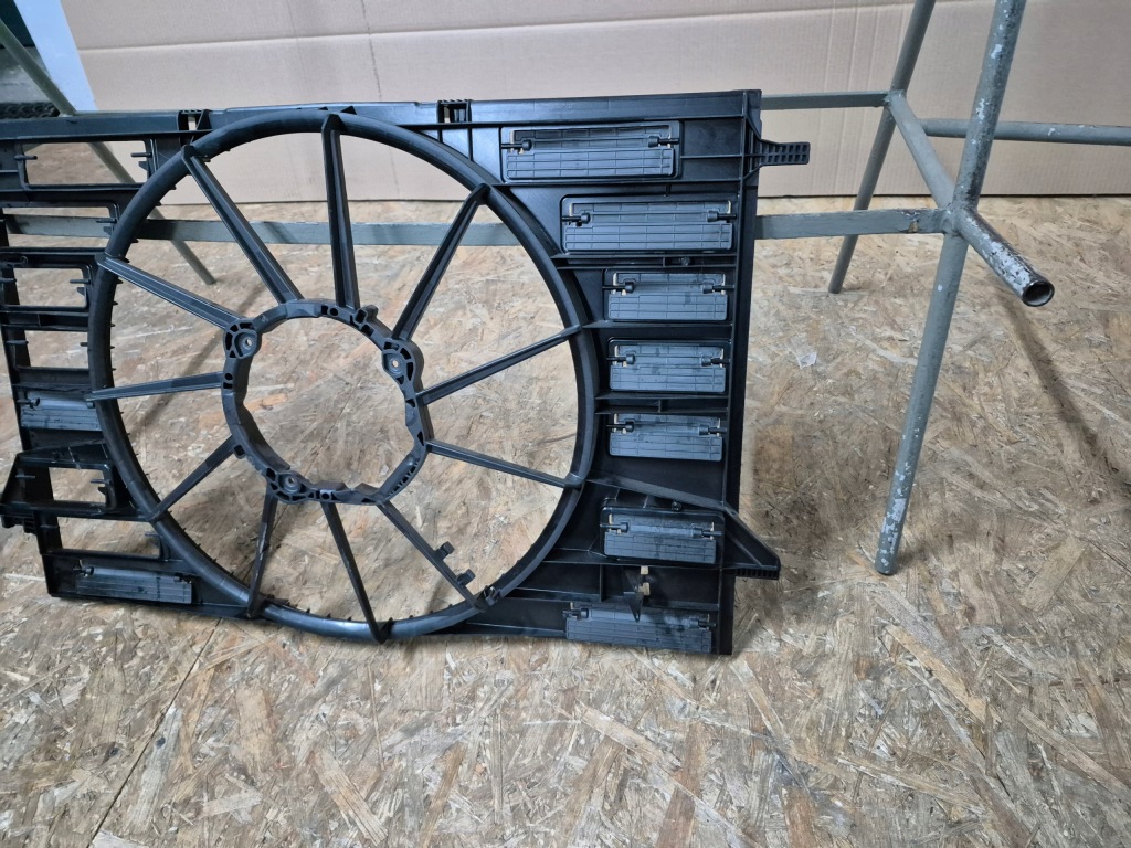 Audi a-4 a4 b9 8w корпус вентилятора радиатора Киев