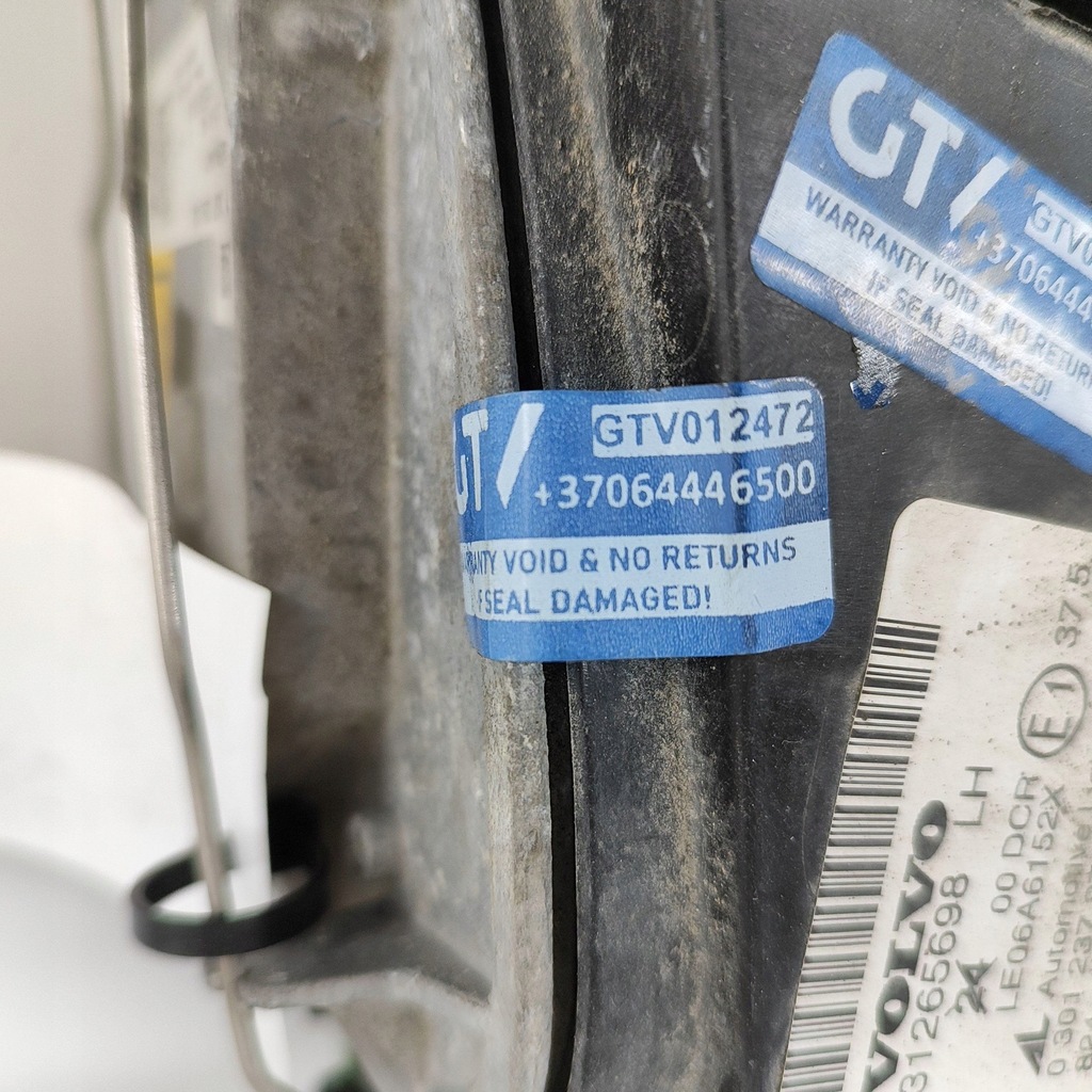 фото №10, Volvo v50 2009 левая сторона лампа передняя