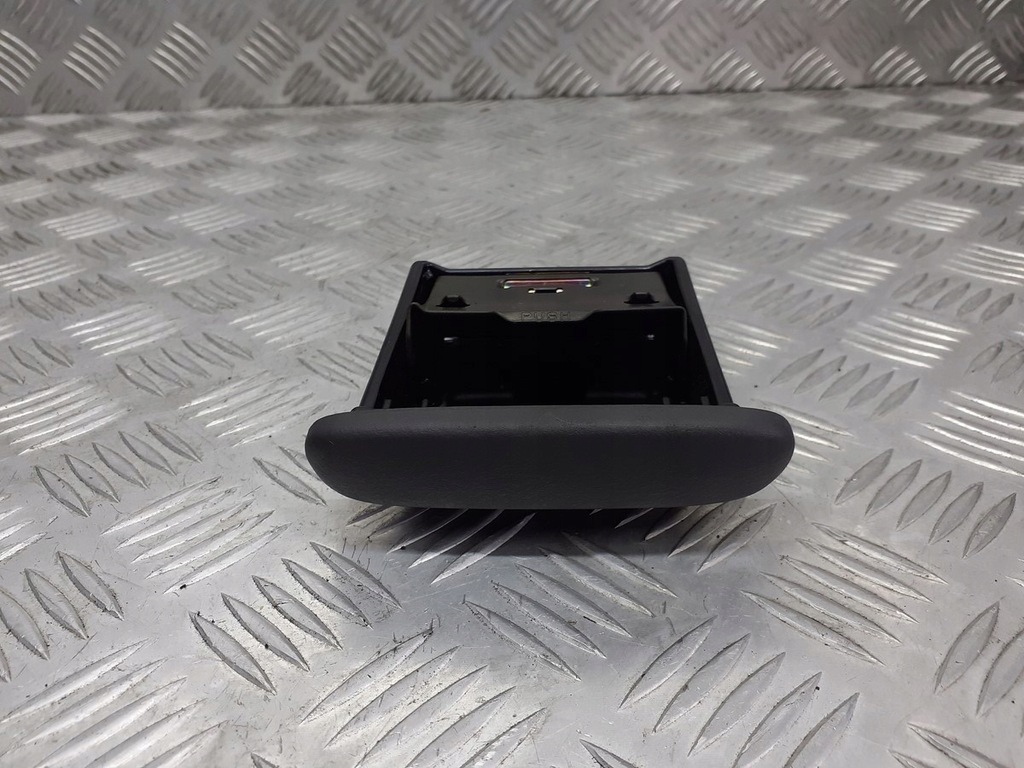 фото №1, Пепельница toyota yaris i