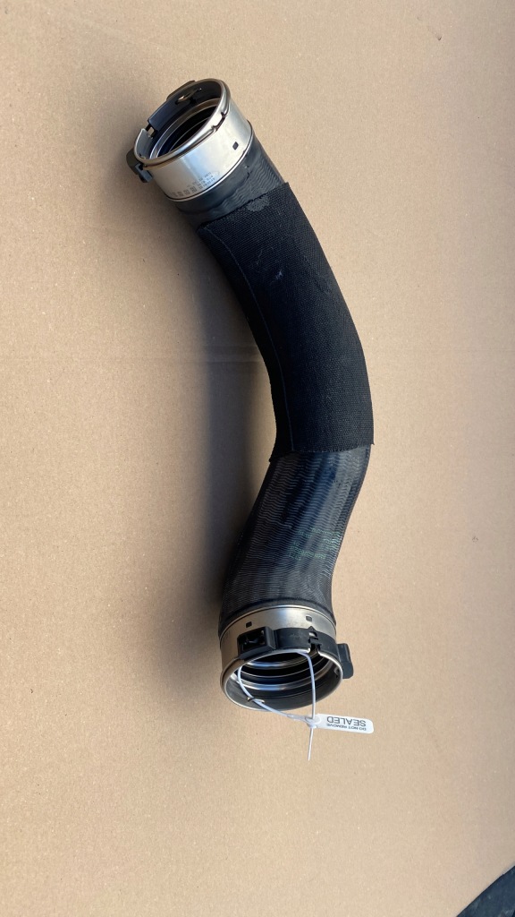 фото №1, Bmw 1 f40 2 f44 f39 f60 труба шланг воздуха наддувочный 8676829 26km