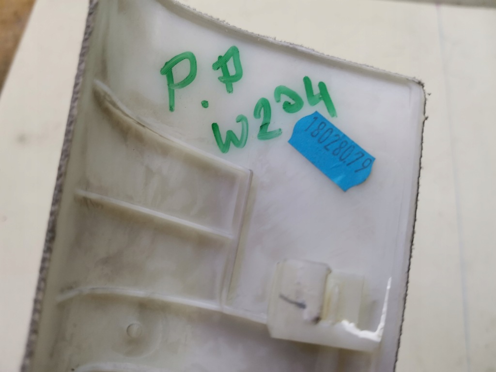 фото №12, Mercedes w204 обшивка оббивка захист стійка права a2046900025