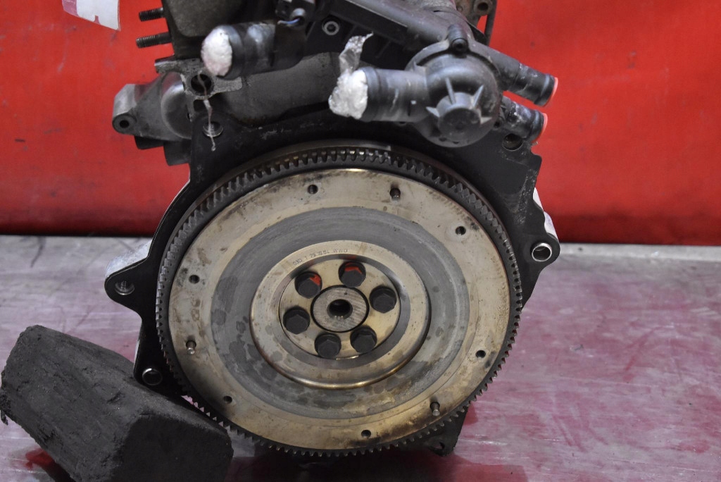 Двигатель стойку бензиновый bmd vw polo 4 iv 9n 1.2 6v 54 km 01-05 сжатие Недорого