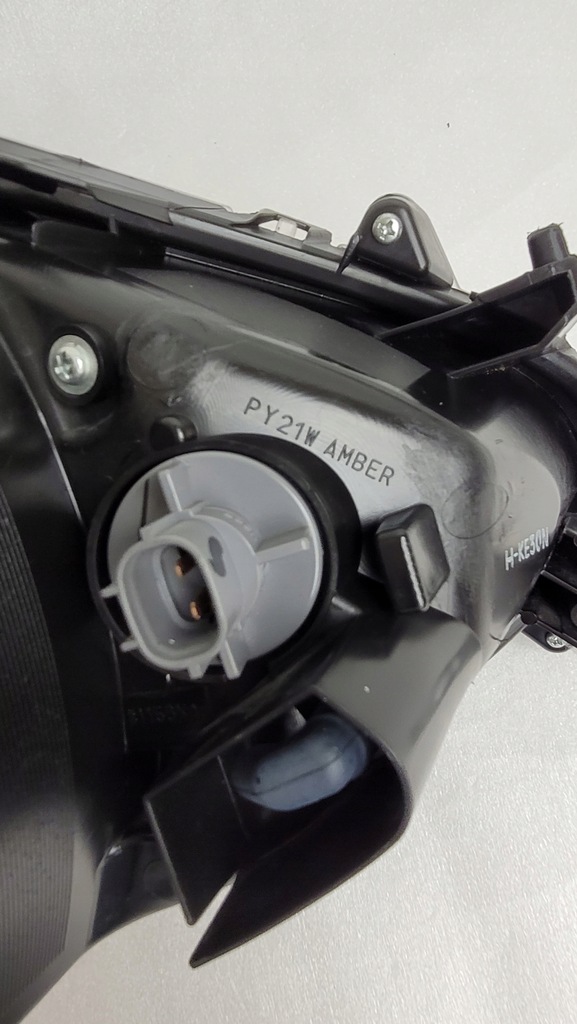 фото №11, Лампа левая обычная mitsubishi space star ii 2012- stanley w0504 w0563