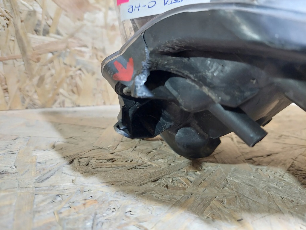 фото №8, Toyota c-hr 2018 лампы передние