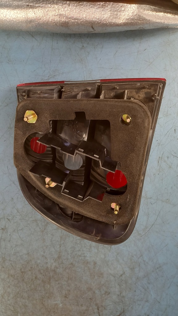 фото №3, Лампа правая задняя volov v40