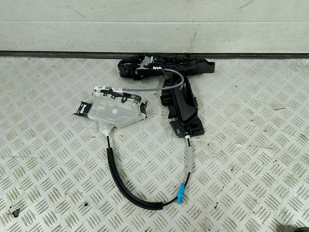 фото №1, Toyota proace peugeot partner k9 2023 замок двері правий перед 6 pin