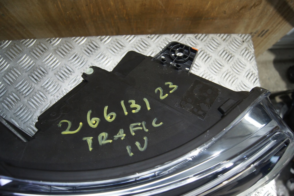 фото №10, Лампа правий перед trafic iv europa 260102899r новий model