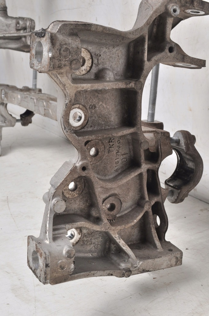 фото №6, Bentley bentayga 4.0 tdi 435km подрамник подвеска перед 50tys km