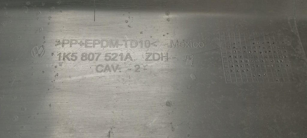 фото №8, Vw jetta 5 спойлер бампера задня оригінальний номер 1k5807521a