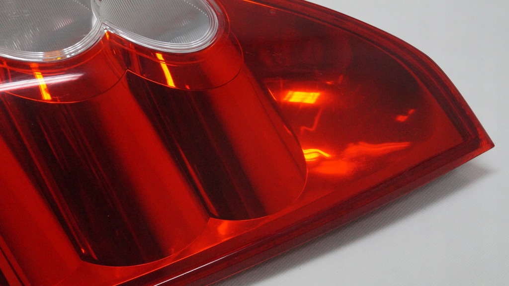 фото №10, Лампа задняя правая mazda 5