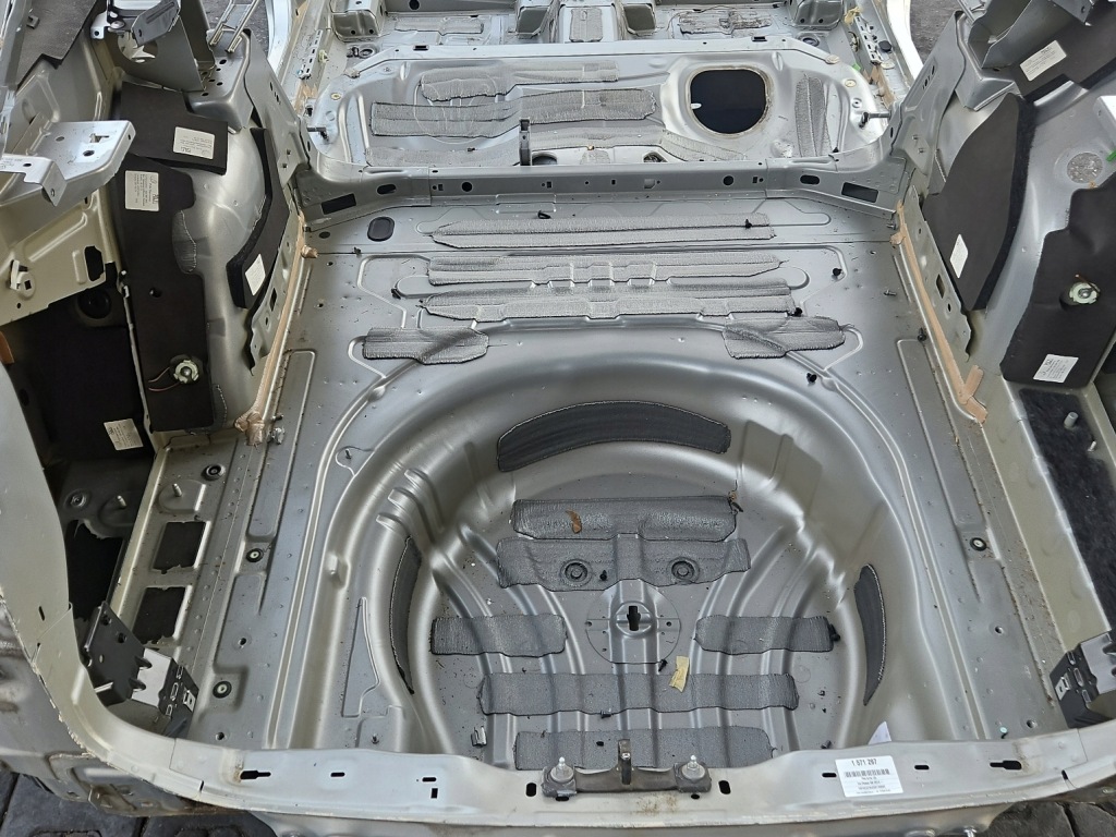 Купить Панель  задняя  пол ванна  багажника vw passat b8 универсал