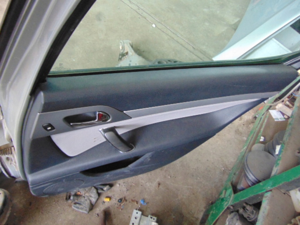 фото №2, Peugeot 407 дверь задняя pr.