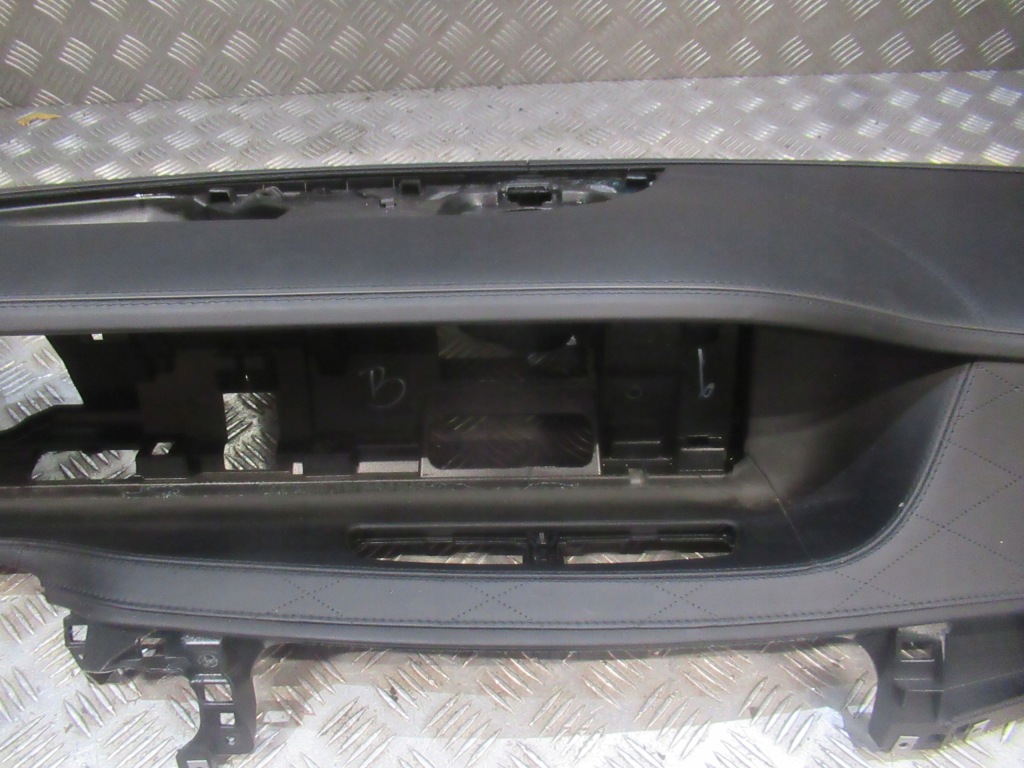 фото №11, Mercedes s-klasa w222 панель приладів консоль ремені подушки безпеки шкіра прострочена orginal